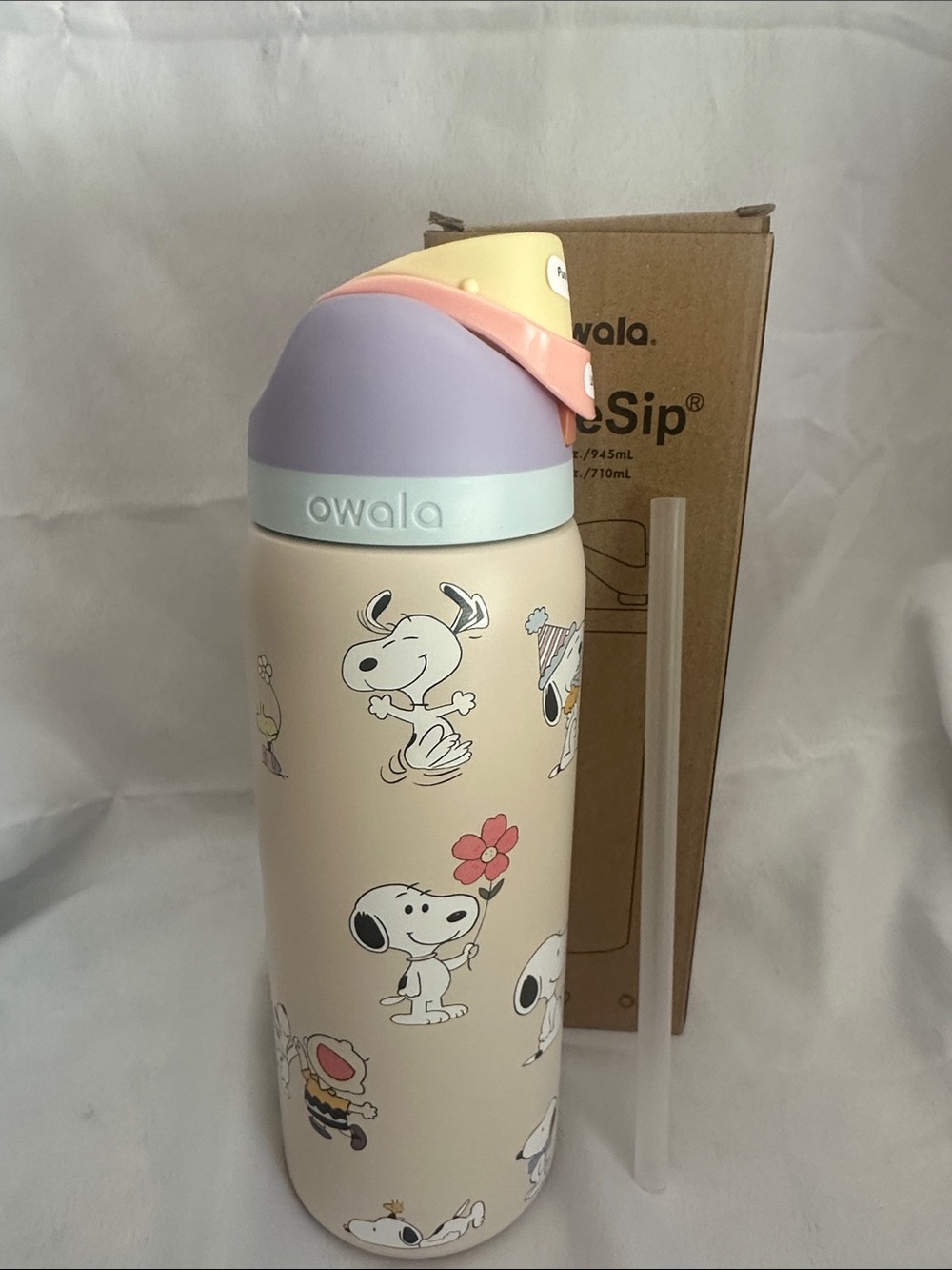 Custom Engraved Owala FreeSip Snoopy Pastel Cream 32 oz - Picture 2 of 4